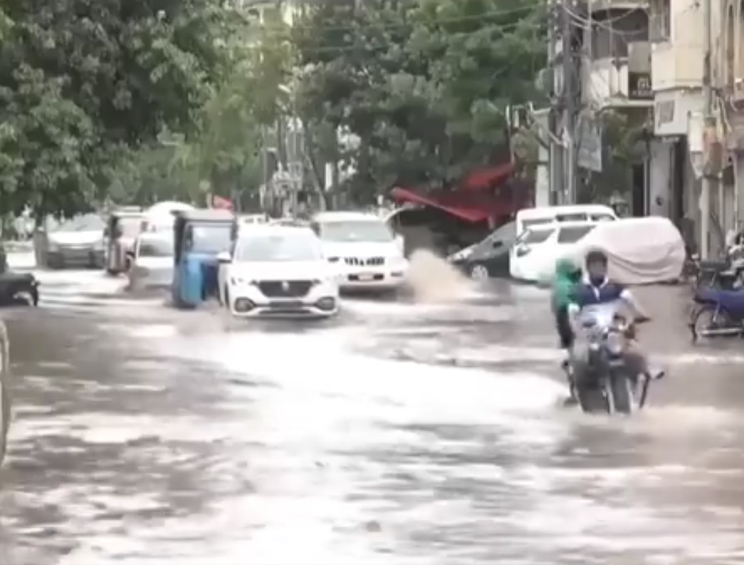 தி.மு.க ஆட்சியில் சாலையில் மழை நீர் தேங்கியுள்ளதாக பரவும் வீடியோ உண்மையா?